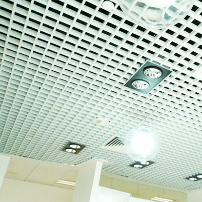 Алюминиевый сеточный потолок